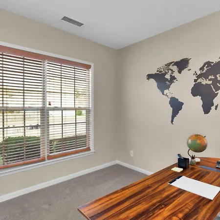 Spectacular 5br-family With Pool & Amenities Holiday home Charlotte