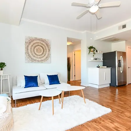 Apartment {cloud 9} Luxury 2 Bedroom In Uptown