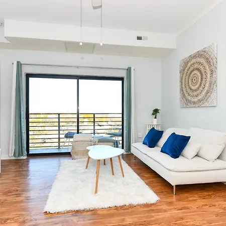 {cloud 9} Luxury 2 Bedroom In Uptown