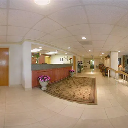 Wyndham Garden Airport Southeast