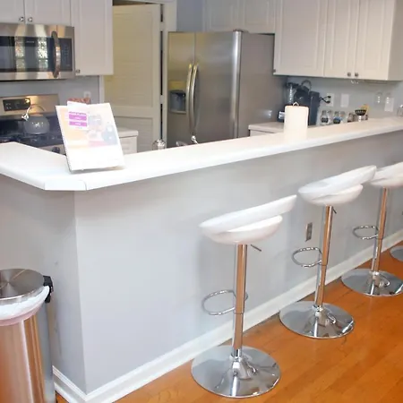 2br Uptown Park View With Free Parking *