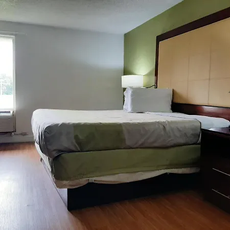 Econo Airport Near Billy Graham Parkway Hotel 2*
