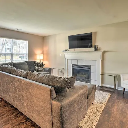 Near Uncc! Family Retreat W/ Deck Holiday home