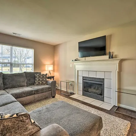Near Uncc! Family Retreat W/ Deck Holiday home
