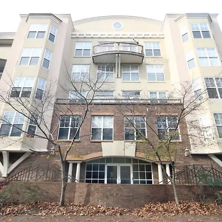 2br Uptown Park View With Free Parking Aparthotel