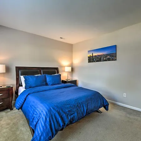 Holiday home Near Uncc! Family Retreat W/ Deck Charlotte