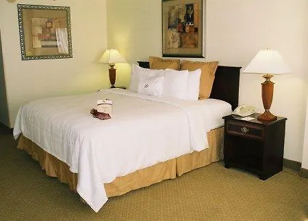 Hotel Fairfield & By Marriott Uptown 3*