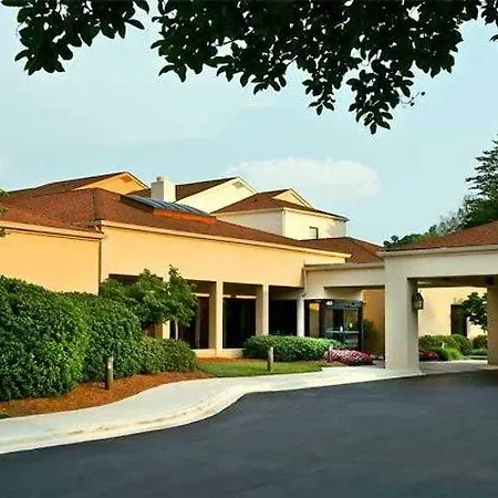 Courtyard Southpark 3*