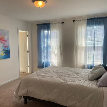 Spacious & Family Friendly 3br | 10 Min To Uptown Holiday home