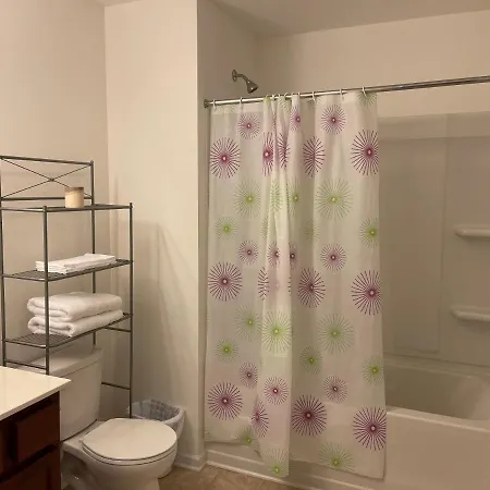 Spacious & Family Friendly 3br | 10 Min To Uptown Holiday home
