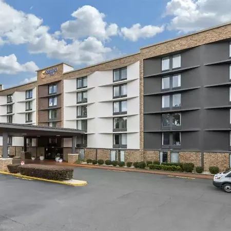 Comfort Airport Uptown Inn 3*