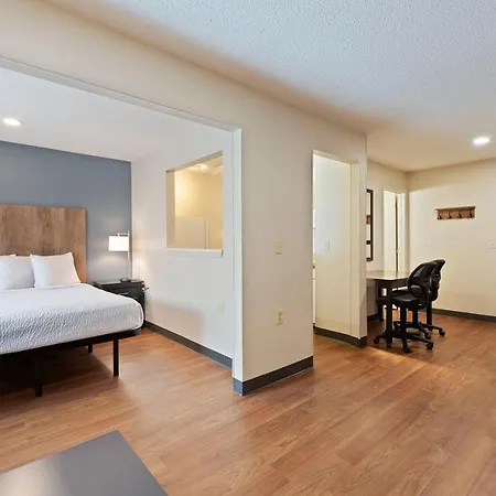 Extended America Select - - Place - E Mccullough Dr 2*