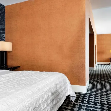 Le Meridien 4* Charlotte
