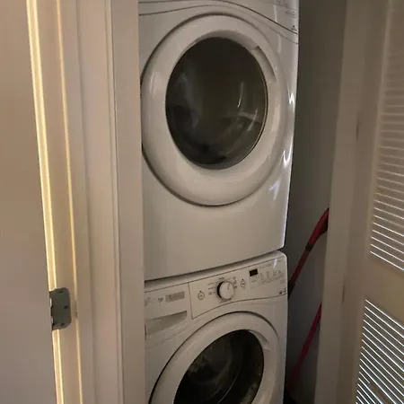 Luxurious 1br Uptown Highrise/ Balcony With View! * Charlotte