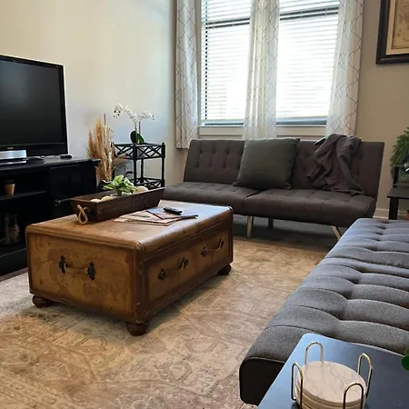 Uptown Townhouse -wifi-10 Min Walk To Spectrum Center * Charlotte