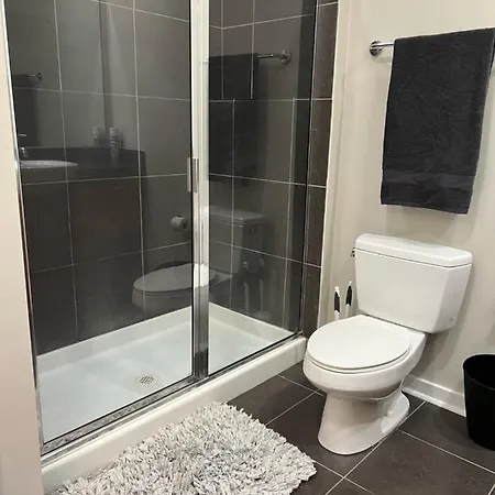 Uptown Townhouse -wifi-10 Min Walk To Spectrum Center