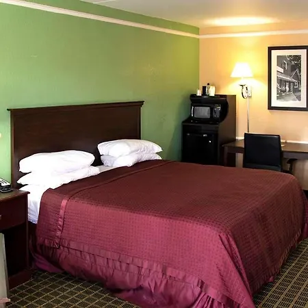Americas Value 2* Charlotte