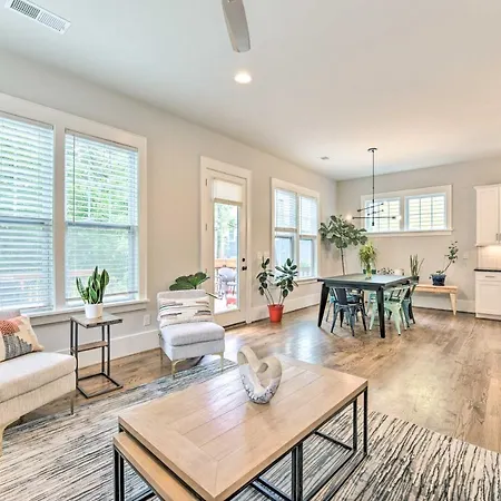 Holiday home Modern ~ 4 Mi To Downtown!