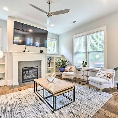Modern ~ 4 Mi To Downtown! Holiday home *