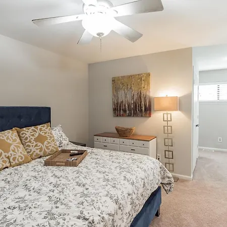 Modern Cozy Townhome Charlotte