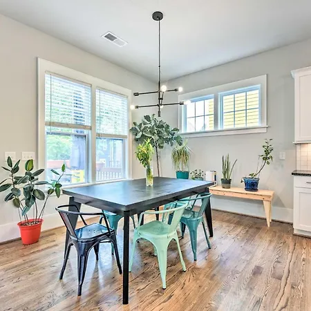 Holiday home Modern ~ 4 Mi To Downtown! Charlotte