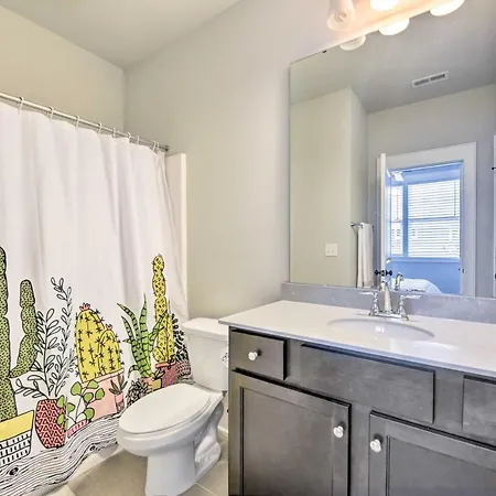 Modern ~ 4 Mi To Downtown! *