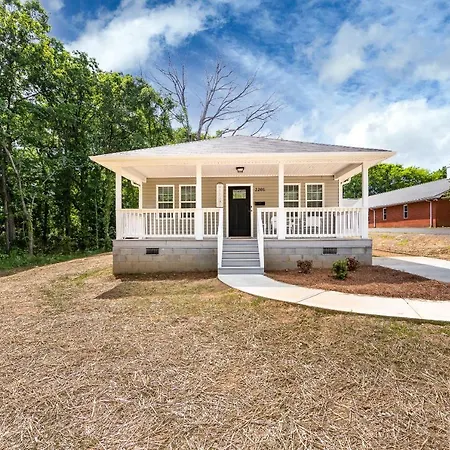 Holiday home Brandnew Spacious 4 Bedroom House Minutes To Uptown Charlotte