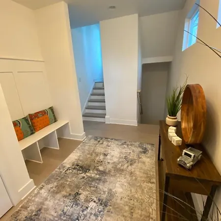 Entire Close To Boa Stadium & Holiday home