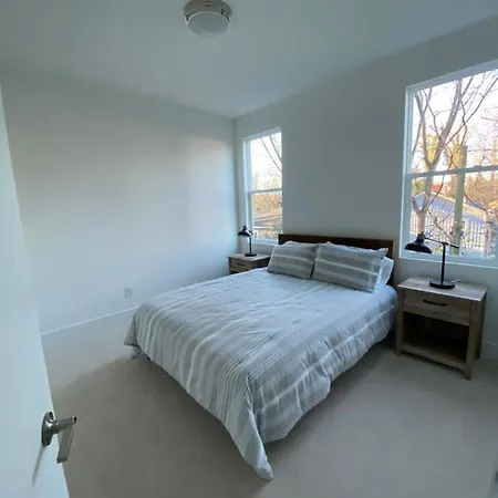 Entire Close To Boa Stadium & Holiday home
