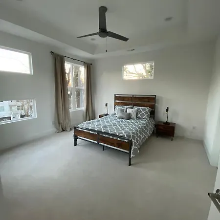 Holiday home Entire Close To Boa Stadium & Charlotte