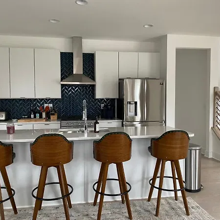 Holiday home Entire Close To Boa Stadium & *