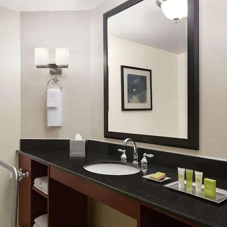 Doubletree By Hilton South Tyvola