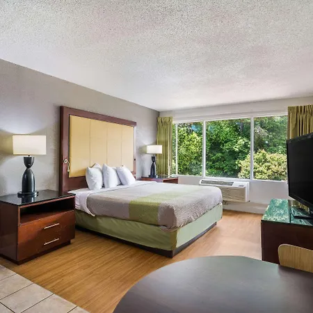 Hotel Econo Airport Near Billy Graham Parkway 2*