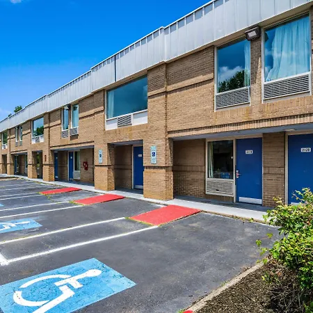Econo Airport Near Billy Graham Parkway Hotel 2*