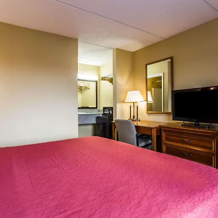 Rodeway North End Inn Charlotte
