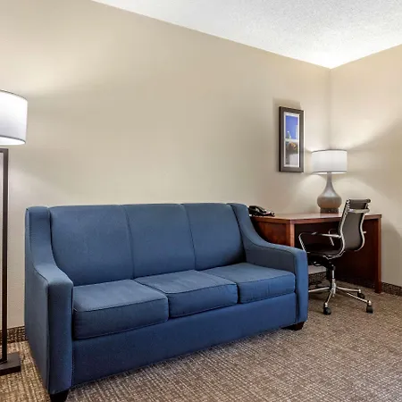 Comfort Airport Uptown 3*