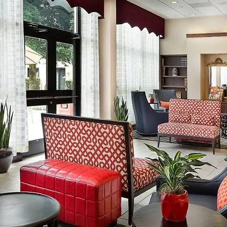 Doubletree By Hilton Airport Hotel