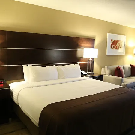 Doubletree By Hilton Airport