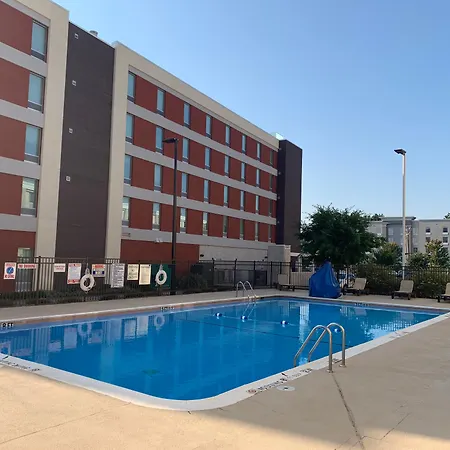 Doubletree By Hilton Airport 4*