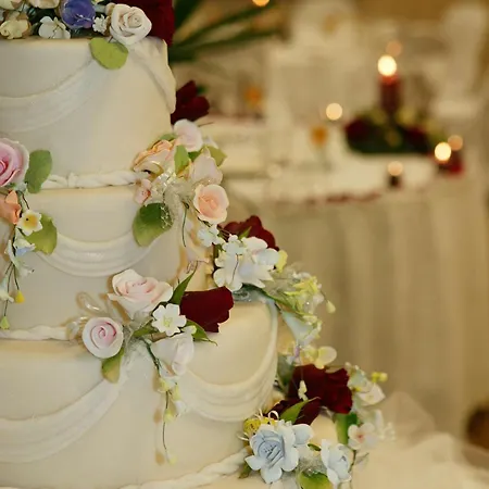 Doubletree By Hilton Airport