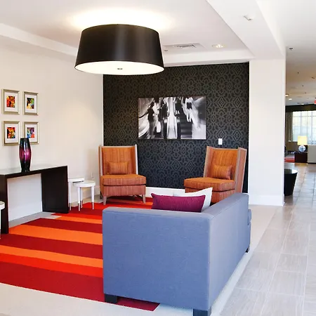 Doubletree By Hilton Airport