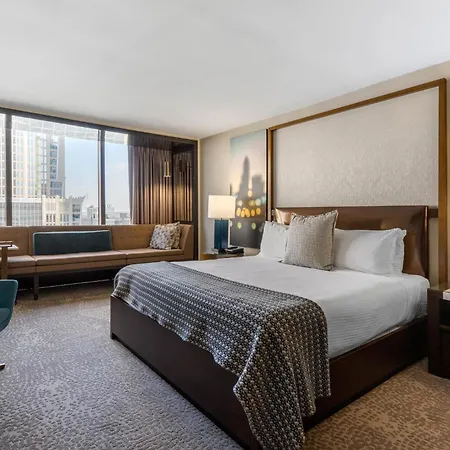 Omni Hotel 4*