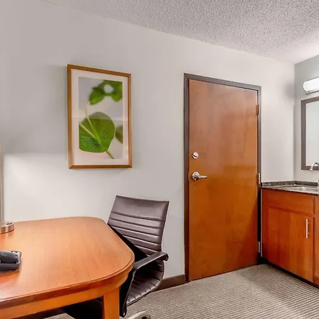Hyatt Place Airport Billy Graham Parkway Hotel 3*