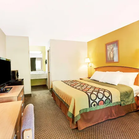 Super 8 By Wyndham Downtown Area Motel 2*