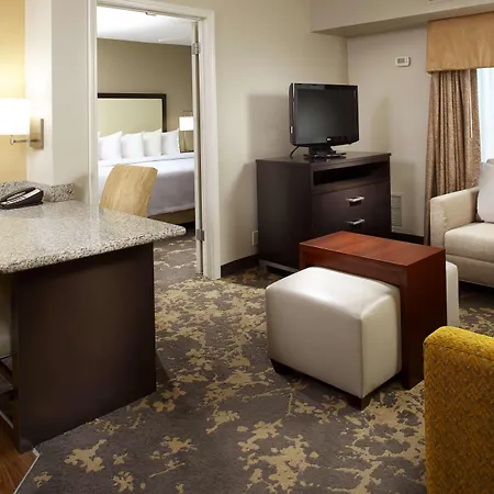 Hotel Homewood By Hilton Airport 2*