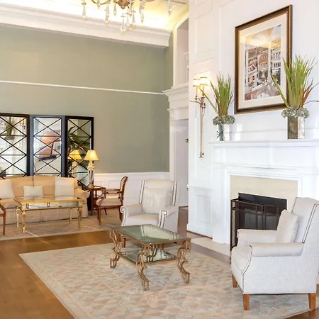 Hampton & South Park At Phillips Place Hotel 3*