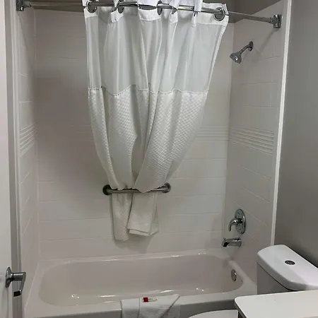 Microtel By Wyndham Airport 3*