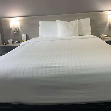 Microtel By Wyndham Airport