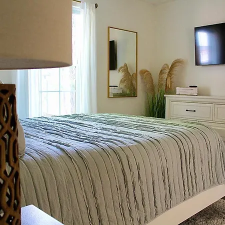 Hotel Luxury In Eastover... Close To Everything! *