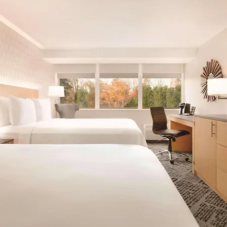 Hotel Radisson Airport 3*